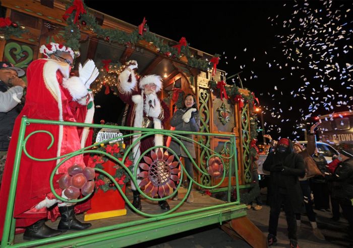 boston enchanted trolley tour holiday lights