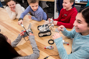 stem camp at epstein hillel school photo