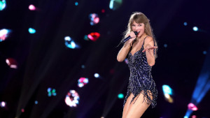 mbta commuter rail service for taylor swift concert at gillette stadium photo